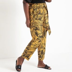 Printed ruffle waist pant with tie